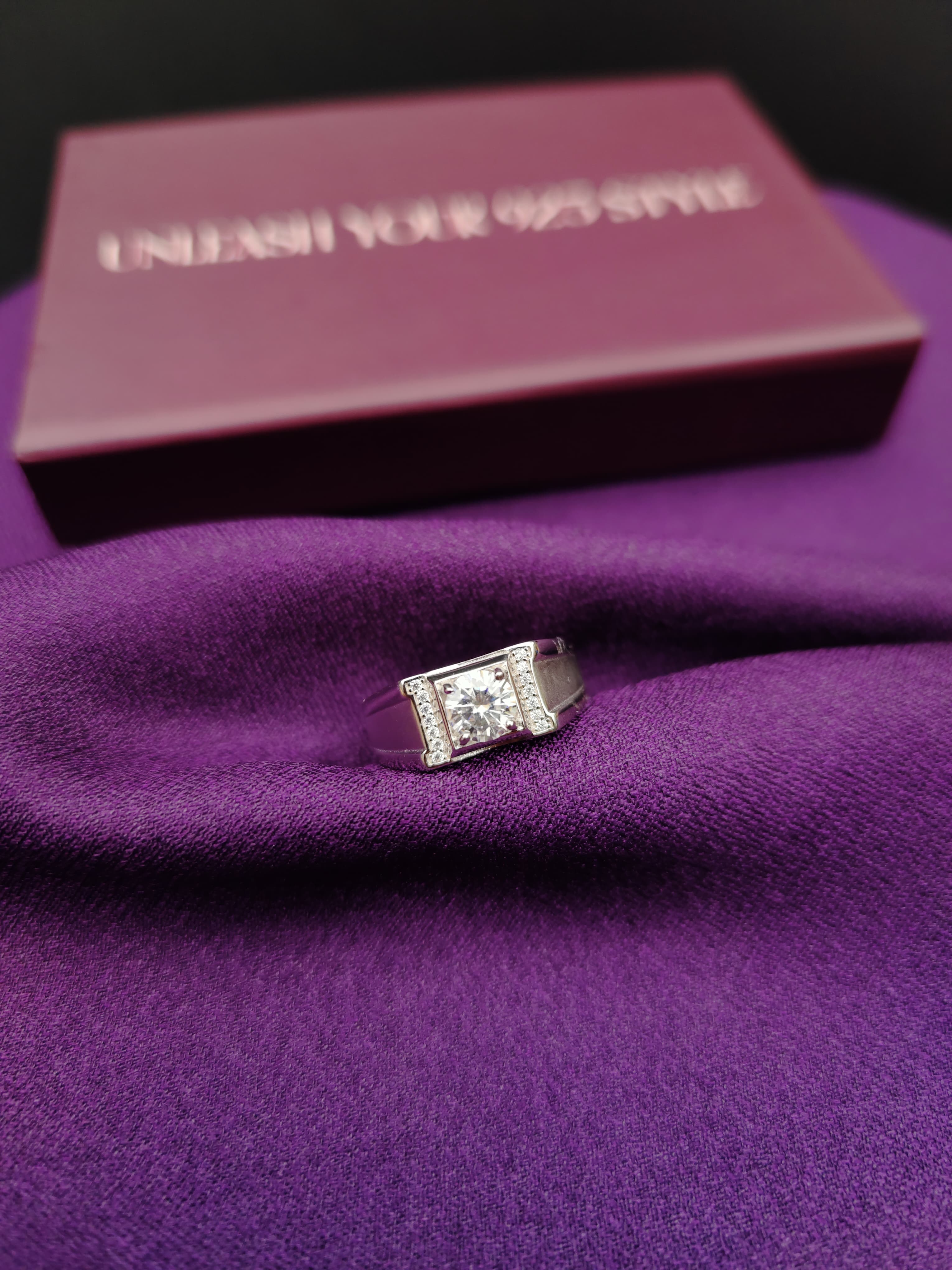 The statemen's men Solitire Ring